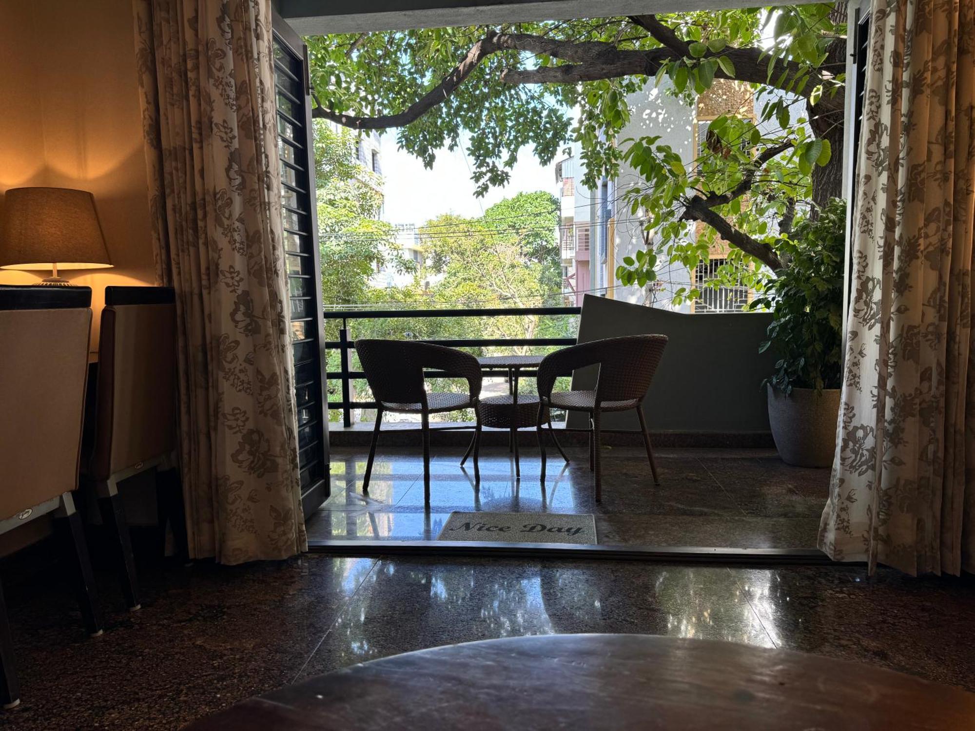 Appartamento Idam Na Mama Bangalore Esterno foto