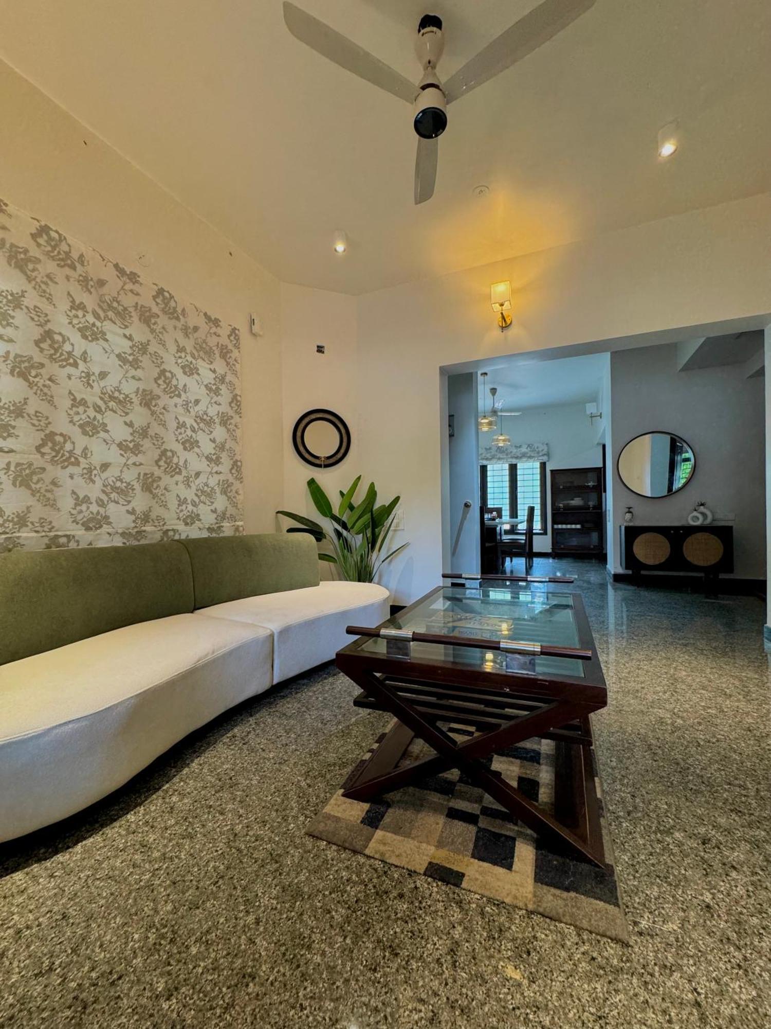 Appartamento Idam Na Mama Bangalore Esterno foto